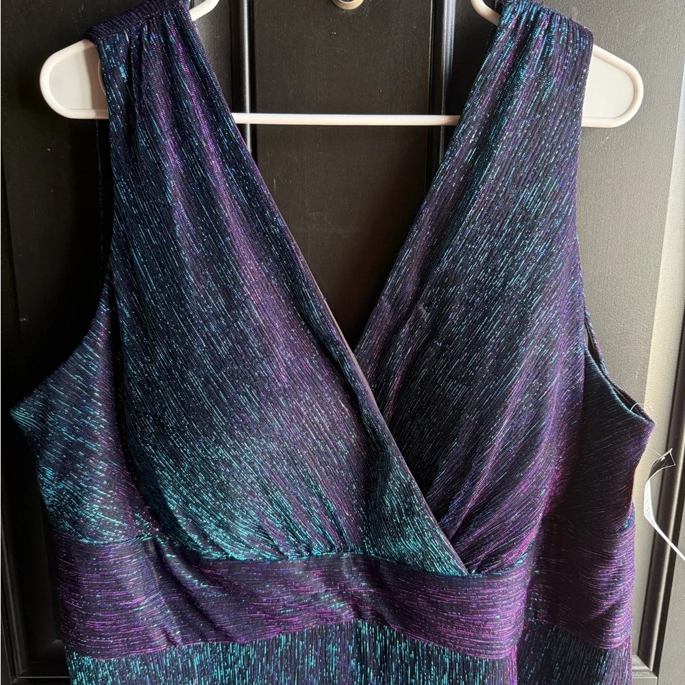 NWT R&M Richard’s Shimmering Women's V-Neck Sleeveless Fit & Flare Gown Size 22W - Picture 13 of 15